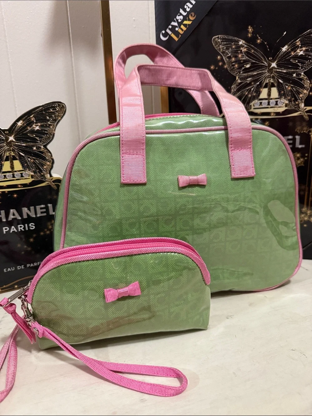 Liz Claiborne Green and Pink Cosmetic Tote with Matching Wristlet
